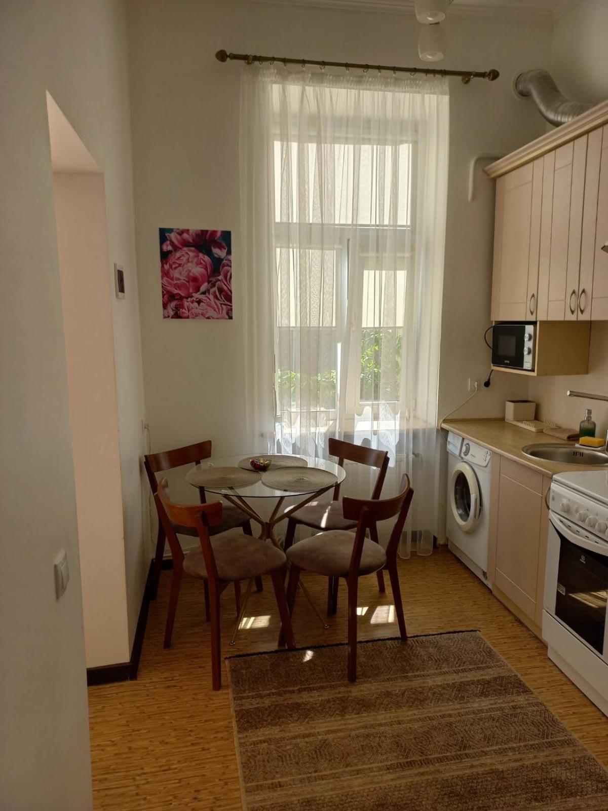 Wonderful Apartment Near The Old City Lviv Exterior photo